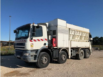Pelle sur chenille DAF CF 85 460