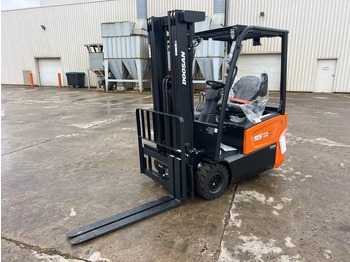 Chariot élévateur électrique DOOSAN