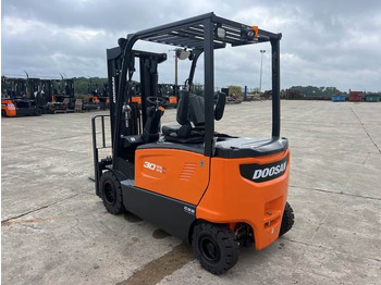 Chariot élévateur électrique neuf Doosan B30X-7 PLUS: photos 2