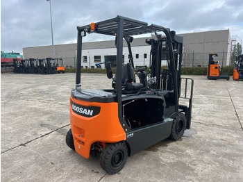 Chariot élévateur électrique neuf Doosan B30X-7 PLUS: photos 3