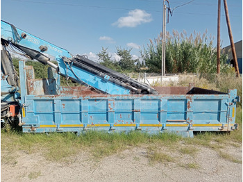 Grue auxiliaire FASSI