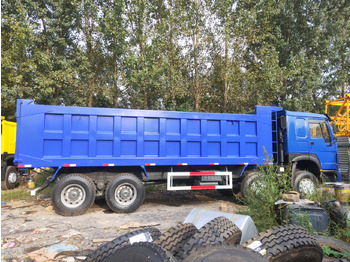 Camion benne Sinotruk HOWO 371 8*4 Dump truck: photos 2