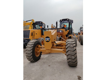 Niveleuse CATERPILLAR 140H