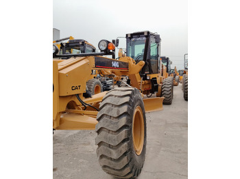 Niveleuse CATERPILLAR 140G
