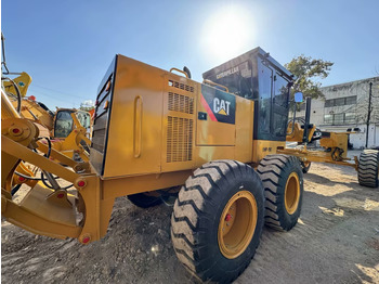 Niveleuse CATERPILLAR 140H