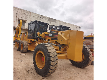 Niveleuse CATERPILLAR 140H