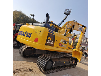 Pelle sur chenille KOMATSU PC200-8