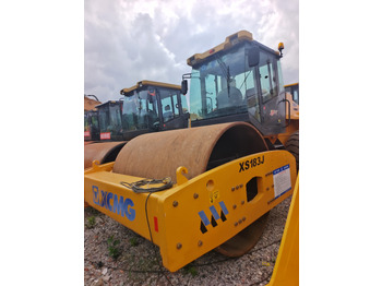 Rouleau compresseur XCMG XS183J