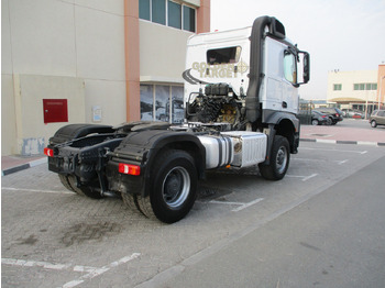Tracteur routier Mercedes-Benz Actros 2045 4x4 Head Truck: photos 3