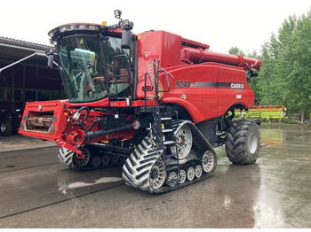 Moissonneuse-batteuse CASE IH
