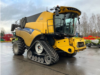 Moissonneuse-batteuse NEW HOLLAND CR series