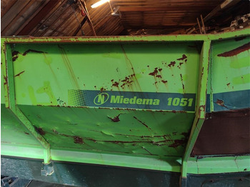 Matériel pomme de terre Miedema
SB 1051: photos 4