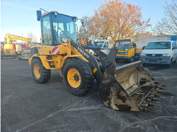 Chargeuse sur pneus VOLVO L30G