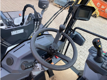 Chargeuse sur pneus Bobcat L 75: photos 5