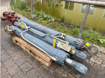 Vérin hydraulique TEREX