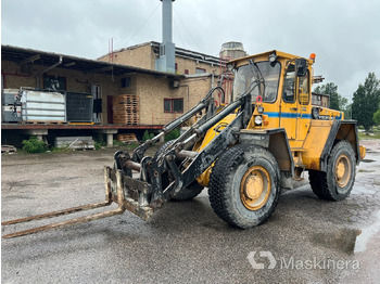 Chargeuse sur pneus VOLVO 4300