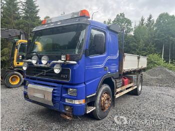 Camion benne VOLVO FM7