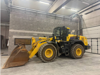 Chargeuse sur pneus KOMATSU WA475
