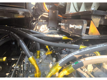 XCMG official used asphalt paver RP905IV Concrete machine en crédit-bail XCMG official used asphalt paver RP905IV Concrete machine: photos 2 XCMG official used asphalt paver RP905IV Concrete machine en crédit-bail XCMG official used asphalt paver RP905IV Concrete machine: photos 2