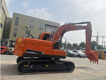 Pelle sur chenille DOOSAN DX150