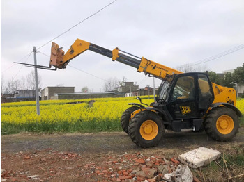 Chariot télescopique JCB