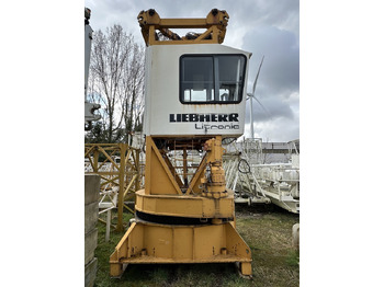 Grue à tour LIEBHERR