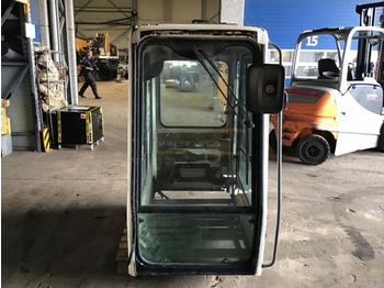 Cabine et intérieur LIEBHERR