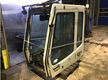 Cabine et intérieur LIEBHERR