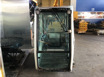 Cabine et intérieur LIEBHERR