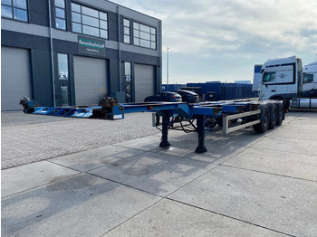 Semi-remorque porte-conteneur/ Caisse mobile Renders Container chassis / Mercedes + Disc / 1x Lift Axle / 1x Extendable: photos 4 Semi-remorque porte-conteneur/ Caisse mobile Renders Container chassis / Mercedes + Disc / 1x Lift Axle / 1x Extendable: photos 4