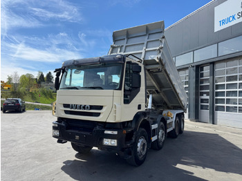 Camion benne IVECO Trakker