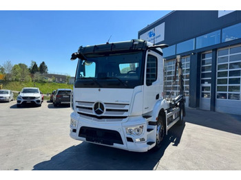 Camion benne MERCEDES-BENZ Actros 1843