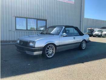 Voiture OPEL