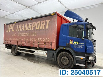 Camion à rideaux coulissants SCANIA P 230