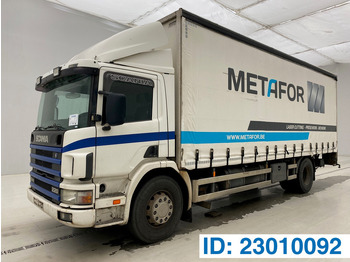 Camion à rideaux coulissants SCANIA P94
