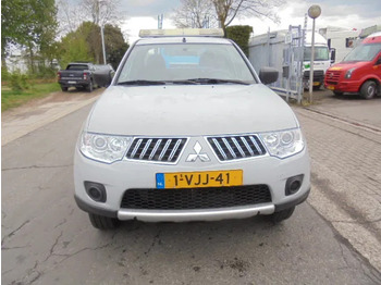 Pick-up Mitsubishi L200 4X4 PICK-UP: photos 2