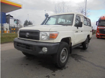 Voiture TOYOTA Land Cruiser