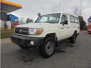 Voiture TOYOTA Land Cruiser