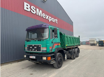 Camion benne MAN 26.372
