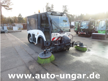 Balayeuse de voirie HAKO