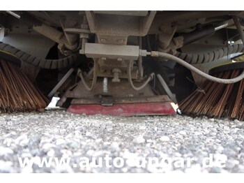 Balayeuse de voirie Ravo C540 / 530 Kehrmaschine - Kärcher - Heckabsaugung - Motorschaden: photos 5 Balayeuse de voirie Ravo C540 / 530 Kehrmaschine - Kärcher - Heckabsaugung - Motorschaden: photos 5