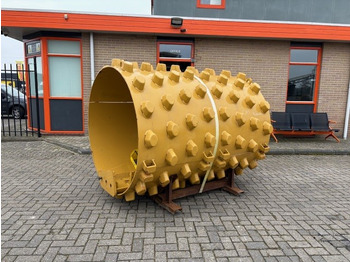Rouleau compresseur CATERPILLAR CS12