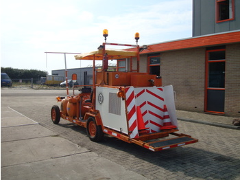 Travaux routiers TMT Cold paint road marker: photos 2