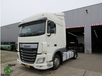 Cabine et intérieur DAF XF 106