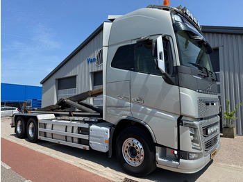Camion ampliroll VOLVO FH16 750