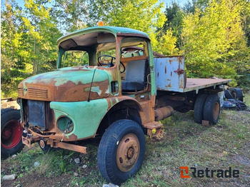 Camion plateau MERCEDES-BENZ