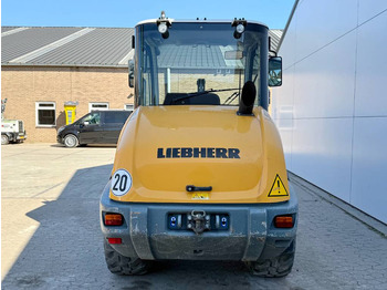 Chargeuse sur pneus Liebherr L506C - German Machine / Quick Coupler: photos 4