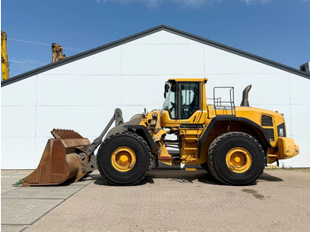 Chargeuse sur pneus VOLVO L220G