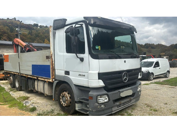 Camion plateau Mercedes-Benz Actros 2536 L 6x2 stake body - lifting axle: photos 3 Camion plateau Mercedes-Benz Actros 2536 L 6x2 stake body - lifting axle: photos 3