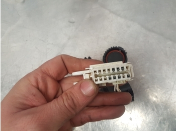 Câble/ Fil pour Tracteur agricole Claas Arion 640, 950, 900, 880, Axion 500,600 Wiring Loom 0011258341: photos 4